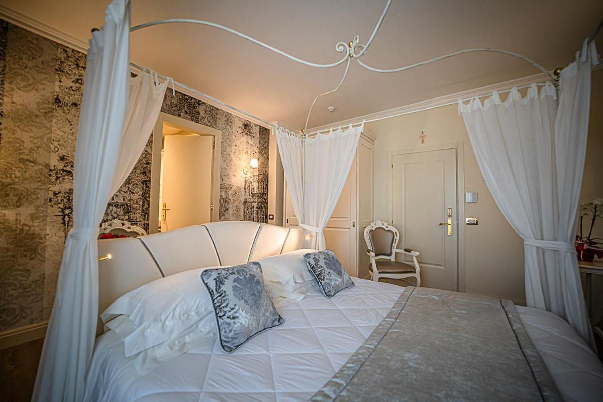 Hotel Ca' D'Oro Tre Stelle Superior Adults Only Bibione Exterior photo