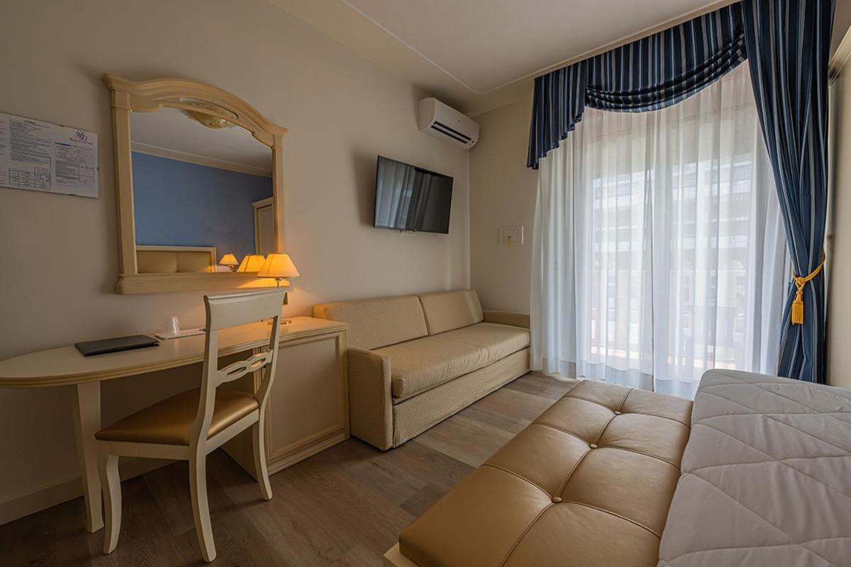 Hotel Ca' D'Oro Tre Stelle Superior Adults Only Bibione Exterior photo